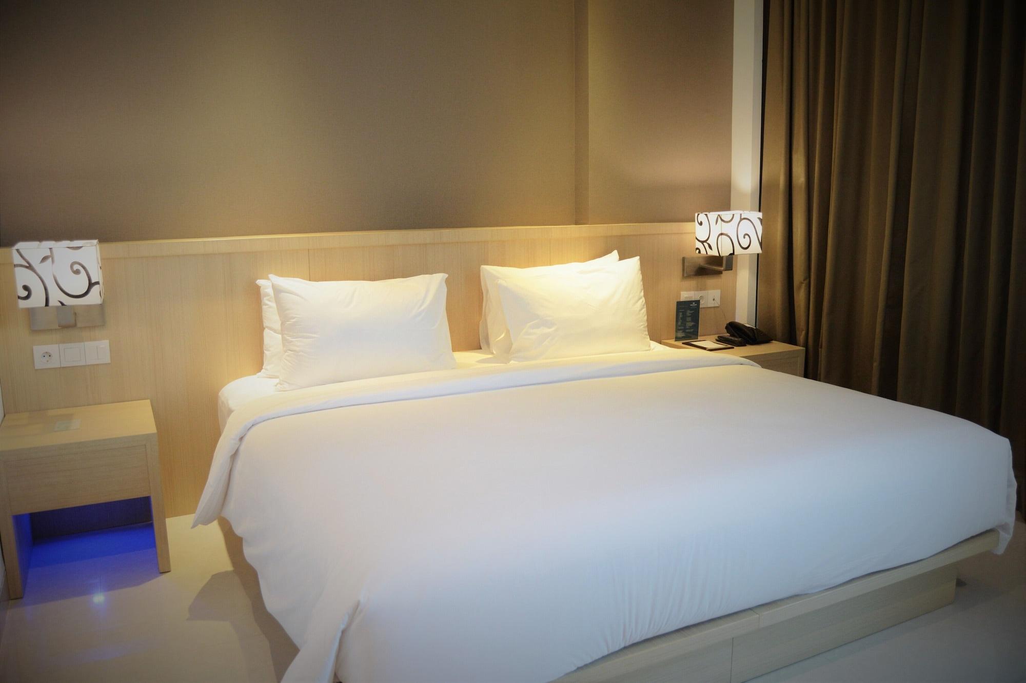 Hotel Santika Gresik Εξωτερικό φωτογραφία