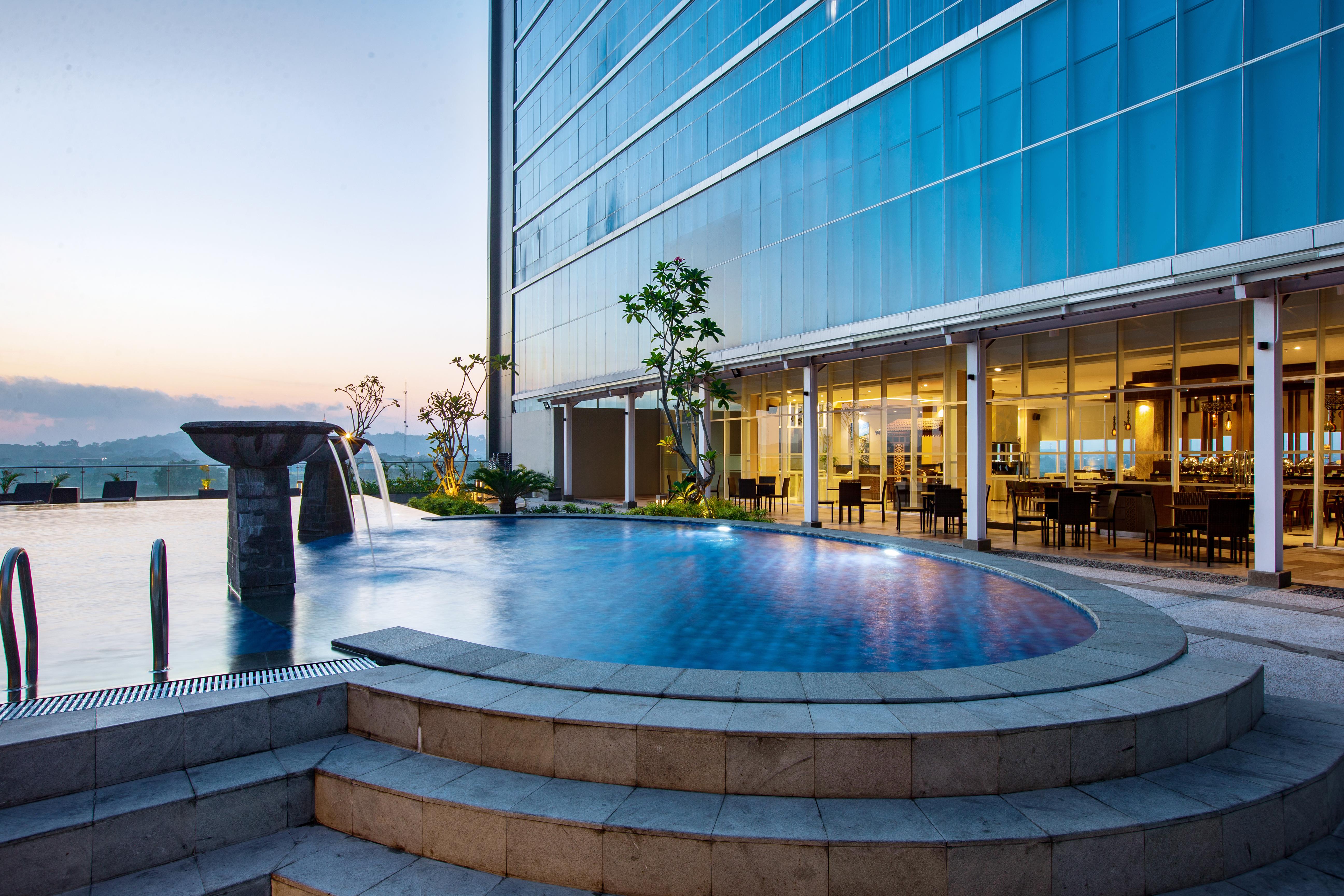 Hotel Santika Gresik Εξωτερικό φωτογραφία