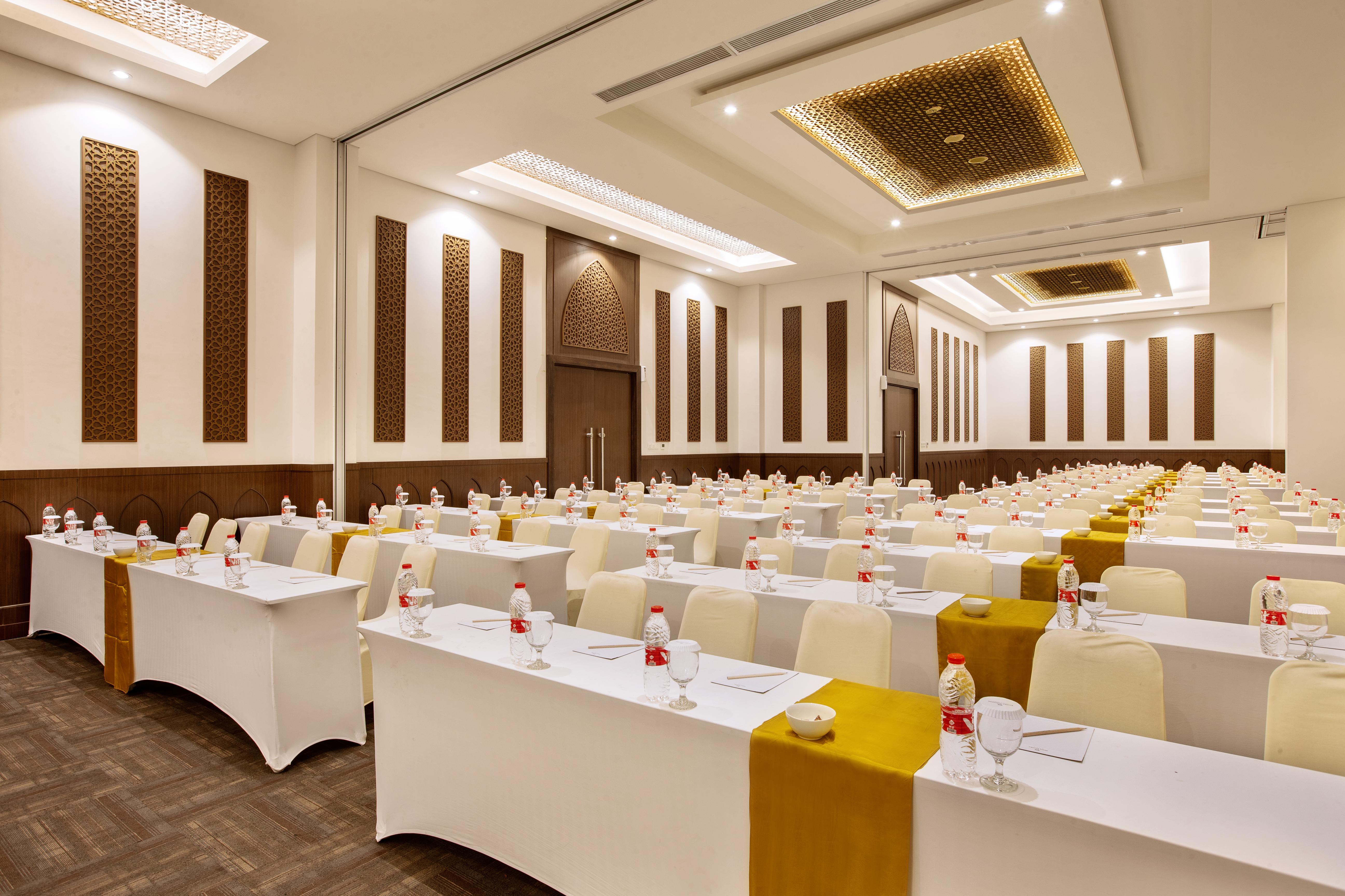Hotel Santika Gresik Εξωτερικό φωτογραφία
