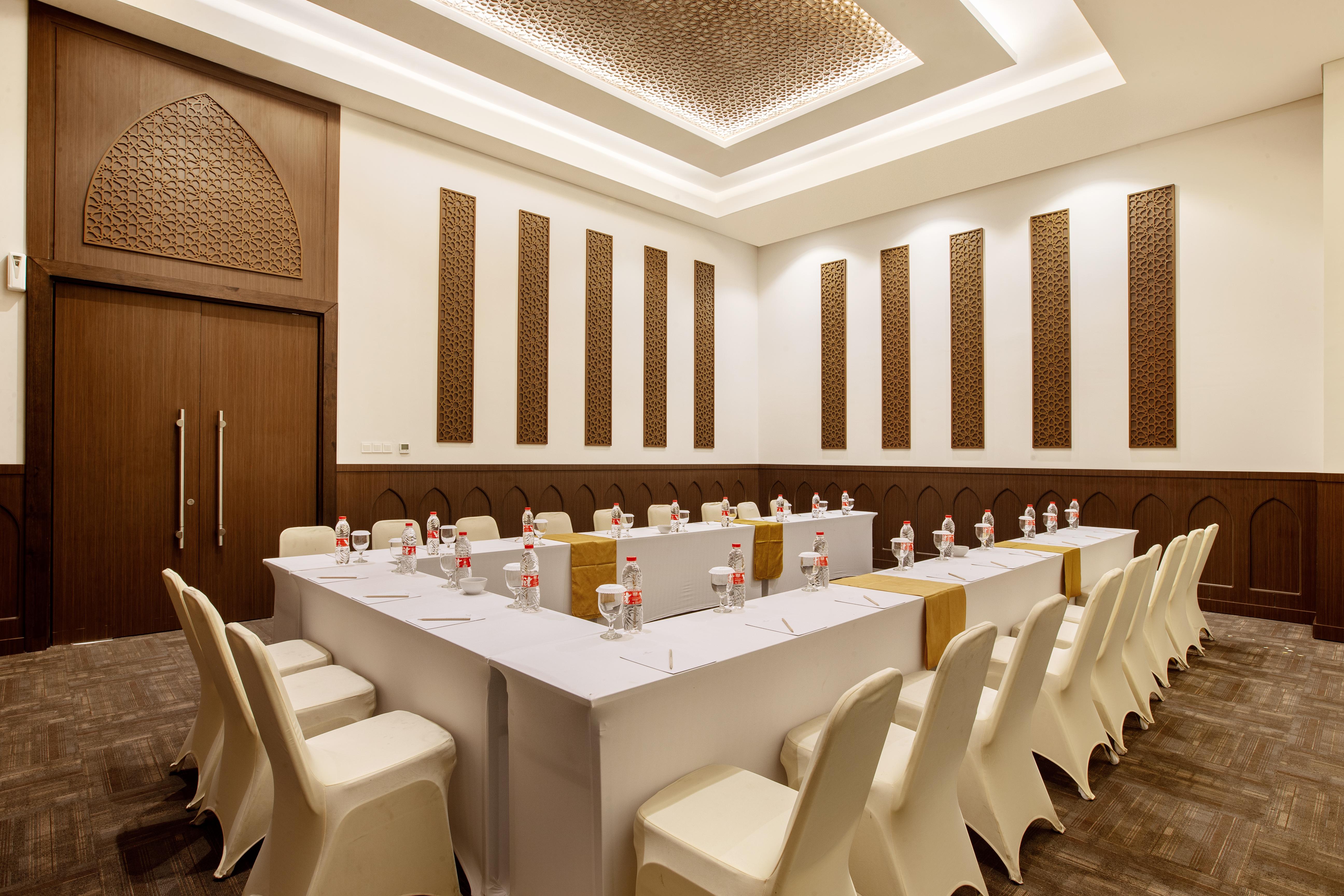 Hotel Santika Gresik Εξωτερικό φωτογραφία