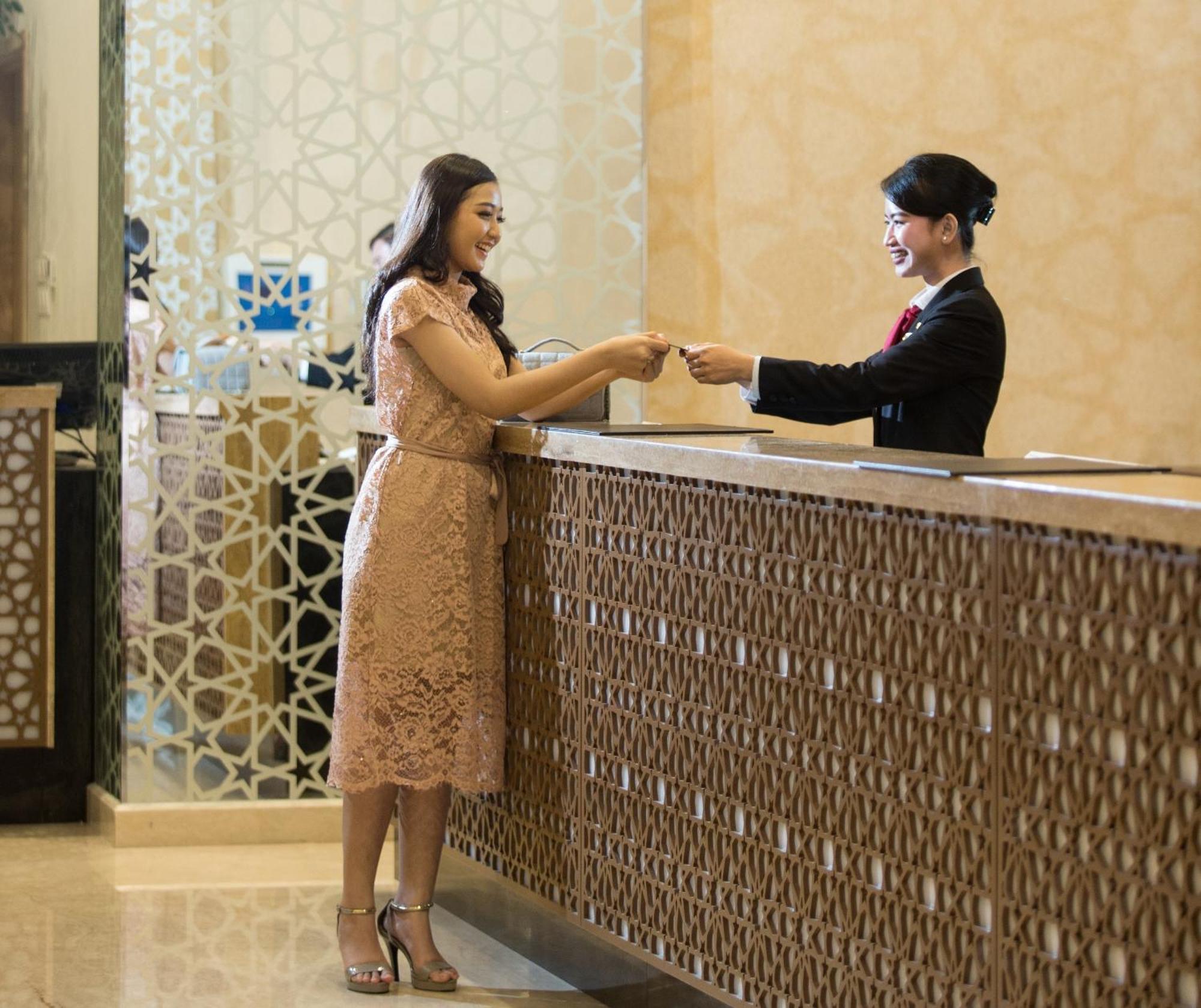 Hotel Santika Gresik Εξωτερικό φωτογραφία