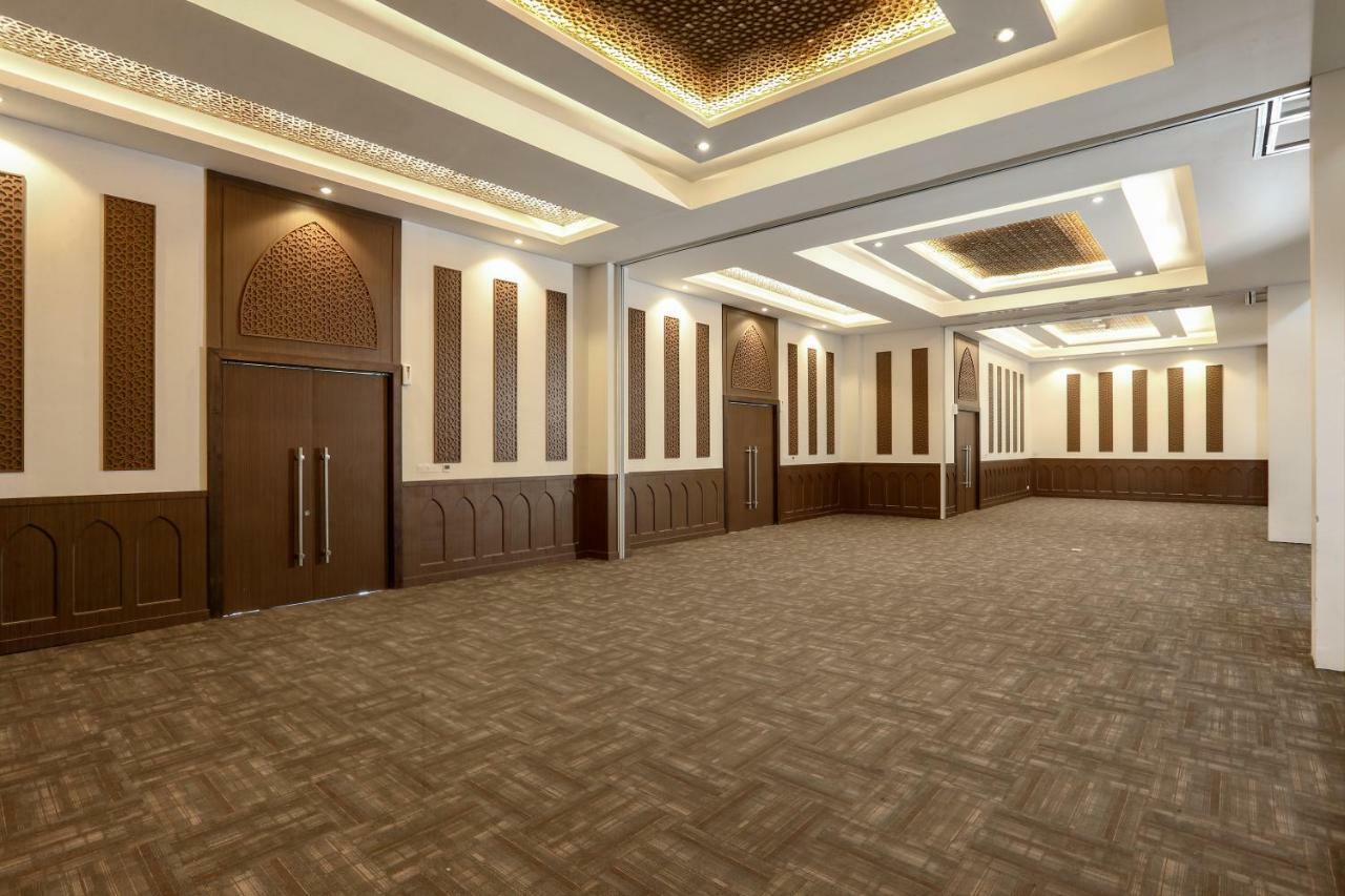 Hotel Santika Gresik Εξωτερικό φωτογραφία