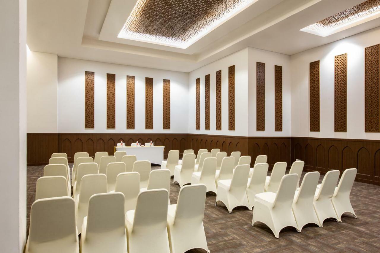 Hotel Santika Gresik Εξωτερικό φωτογραφία