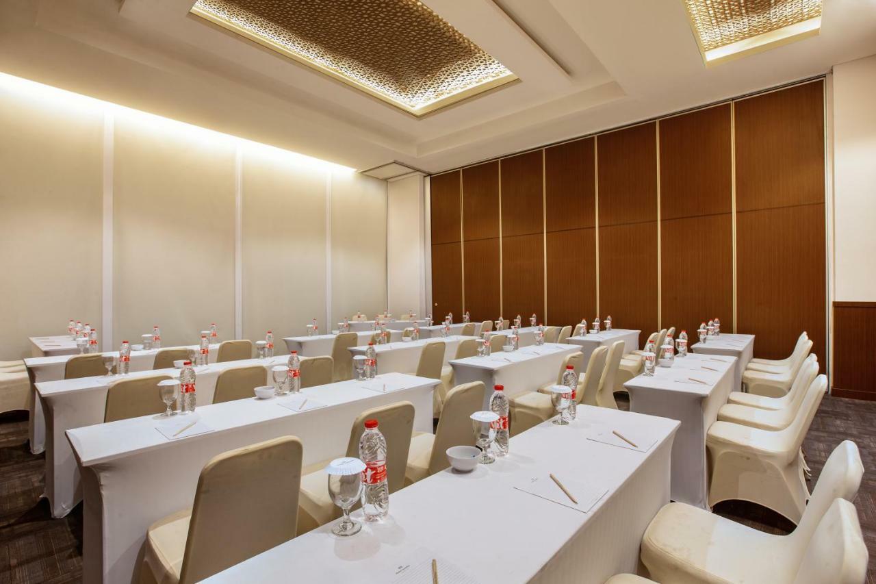 Hotel Santika Gresik Εξωτερικό φωτογραφία